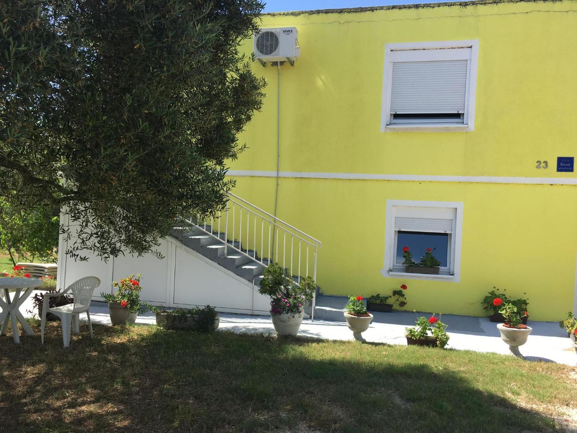 Apartments Monika Бибинє Екстер'єр фото