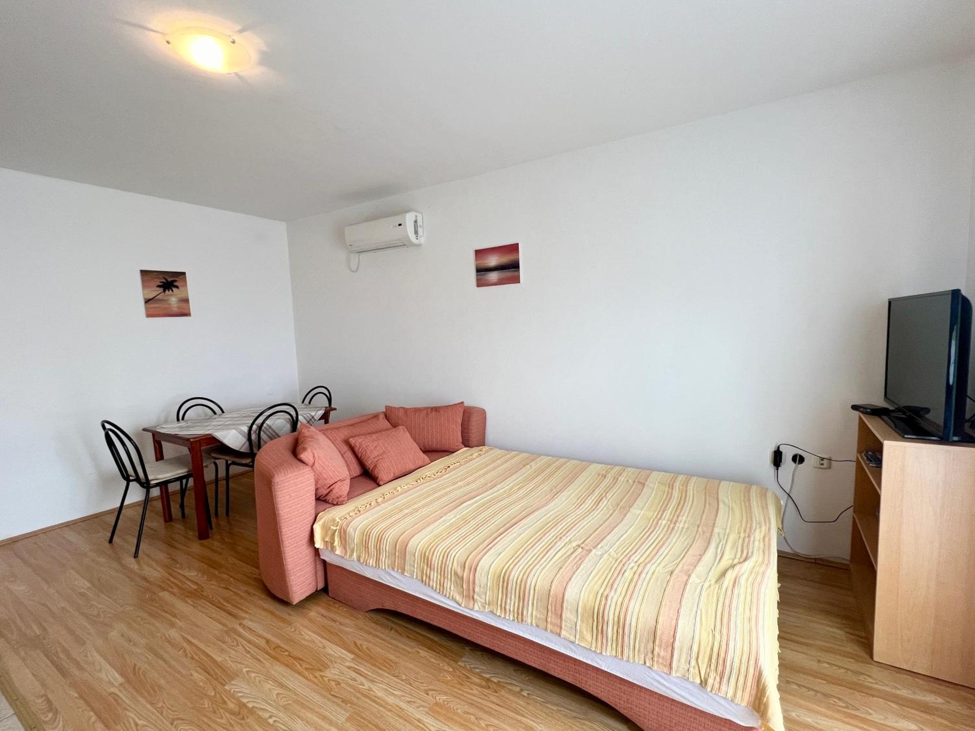 Apartments Monika Бибинє Екстер'єр фото