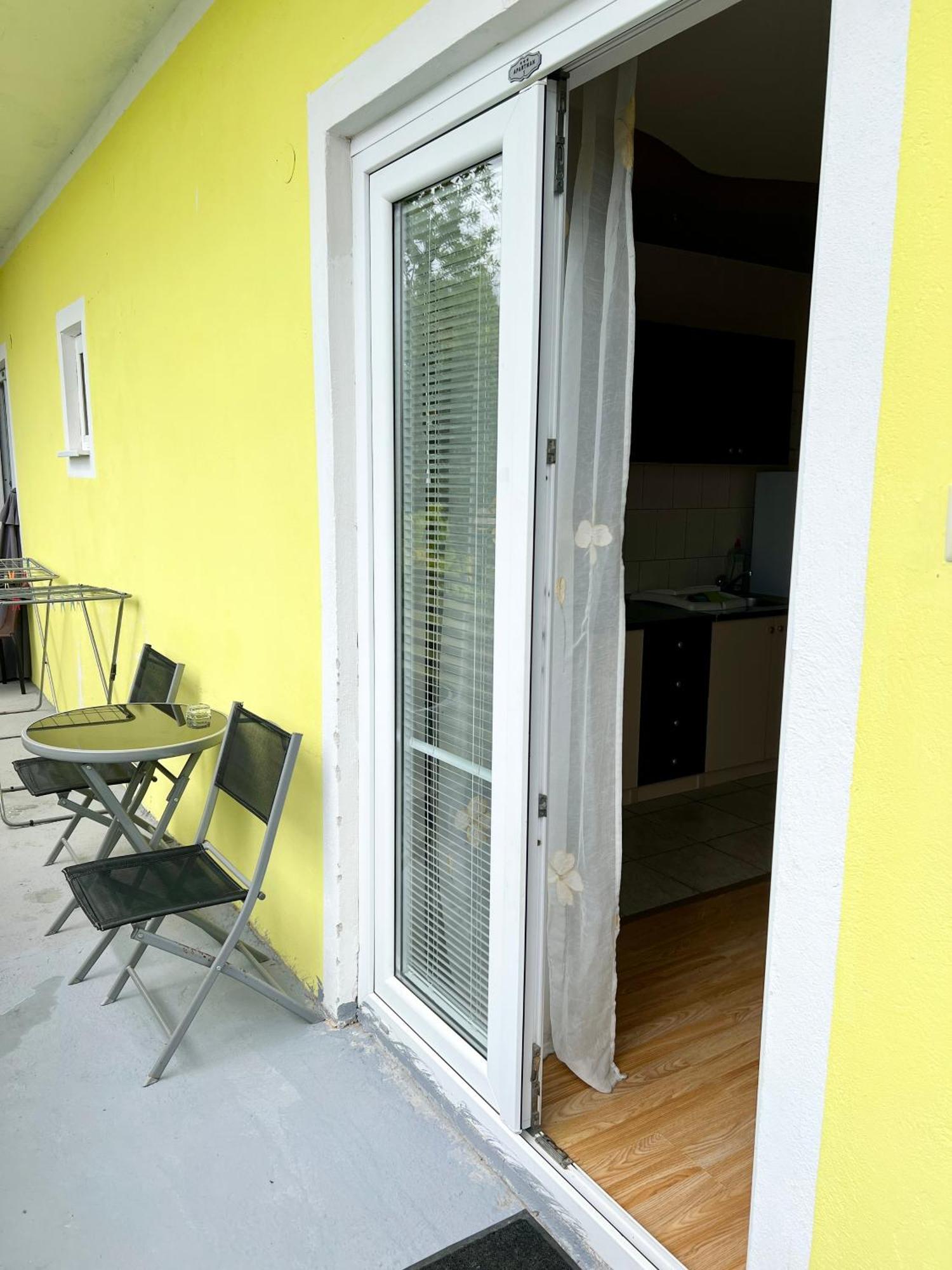 Apartments Monika Бибинє Екстер'єр фото
